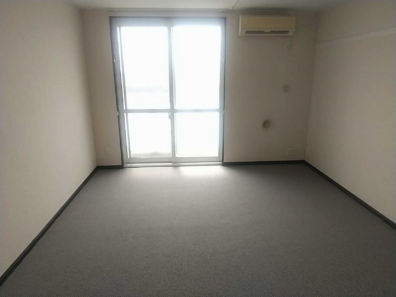 レオネクストドリーム金子 居間