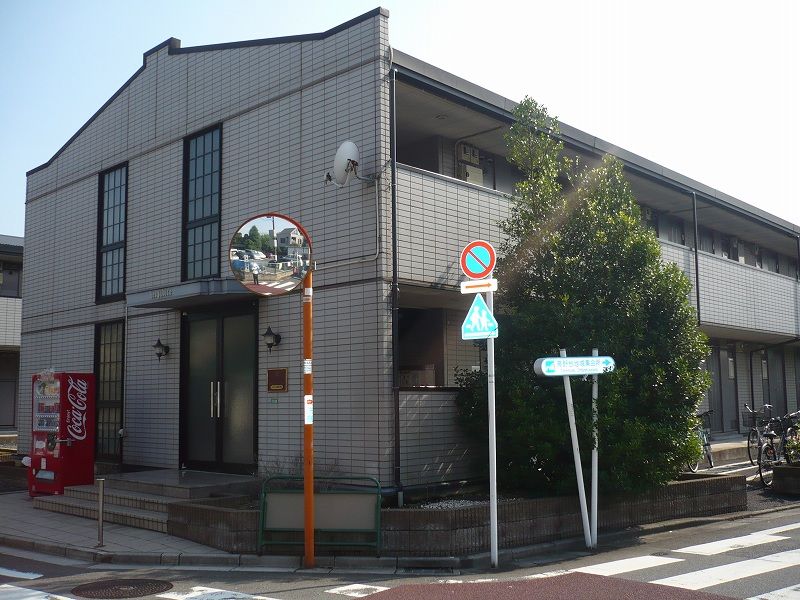 レオパレスメイプルハイム高野台１号館 外観