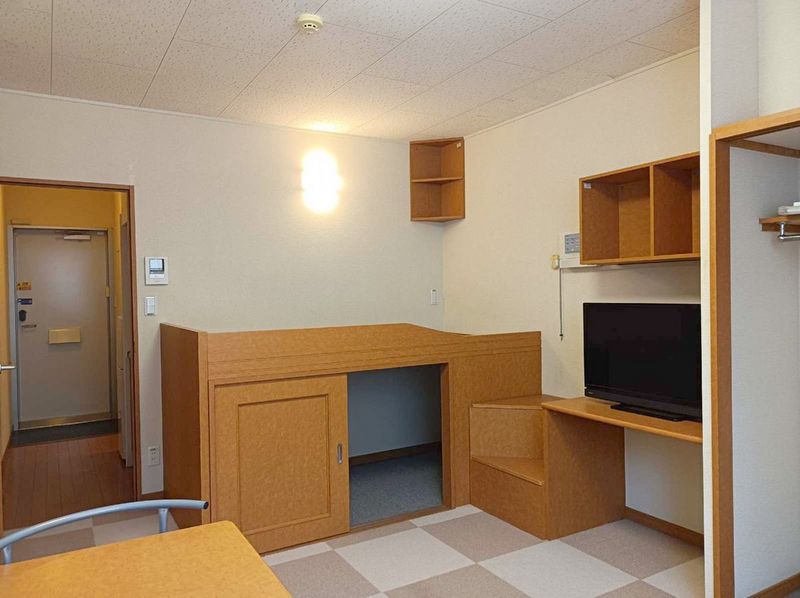 レオパレスＫＡＺＵ 居間