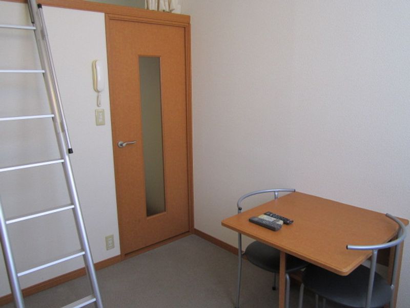 レオパレスステップｏｎｅ 居間