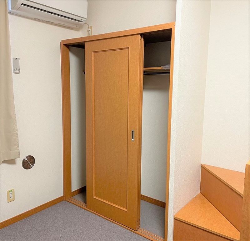 レオパレスティエラ 収納