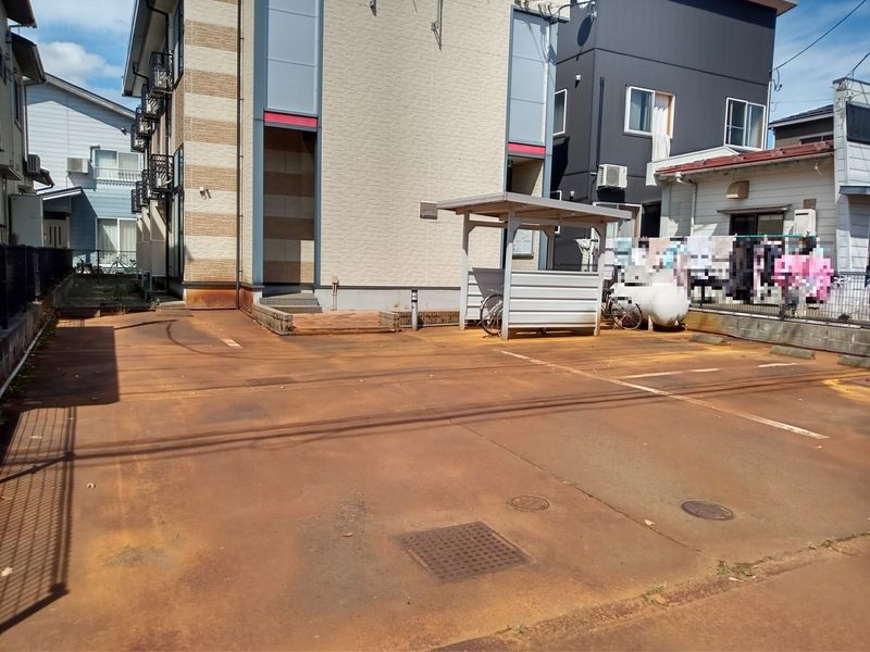 レオパレスボナール下柳 駐車場