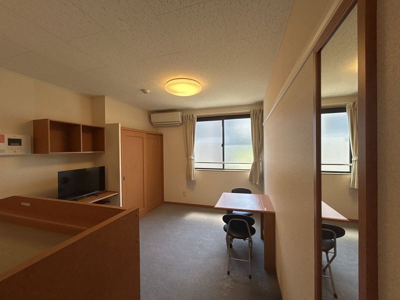 レオパレスブルーカナリア 居間