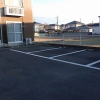 レオパレスプレミール 駐車場
