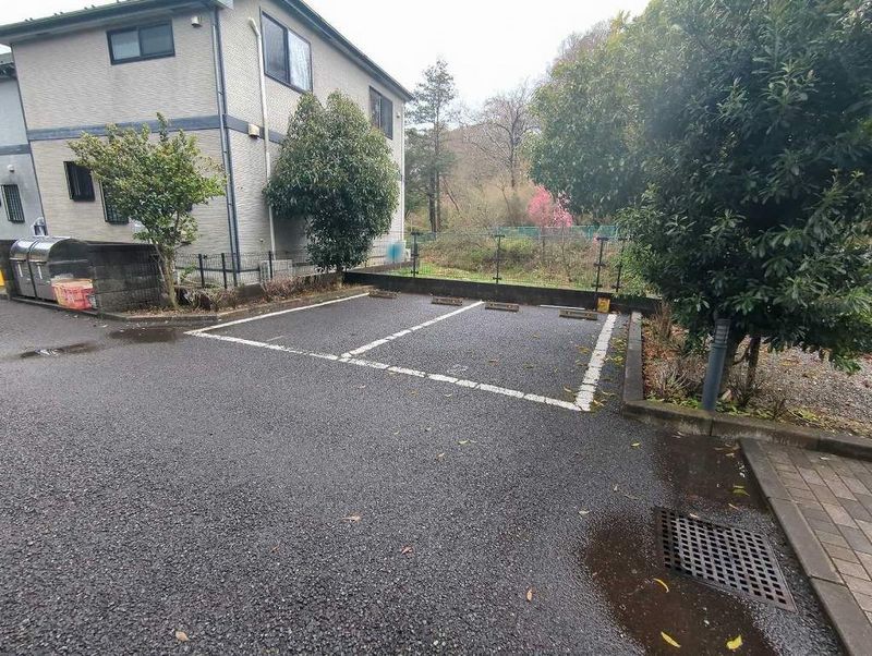 レオパレスねのさわ 駐車場