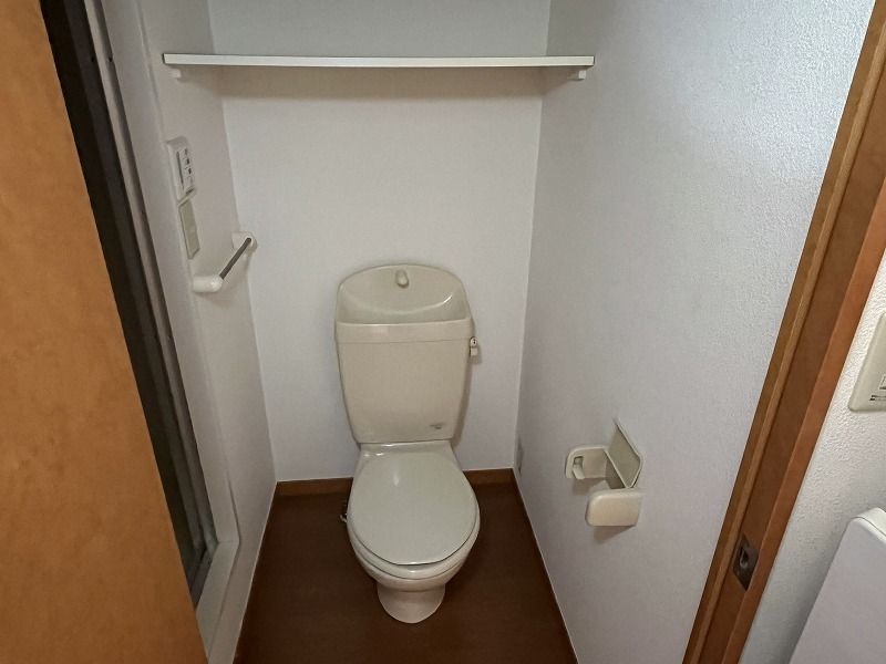 レオパレスカンパネラ トイレ
