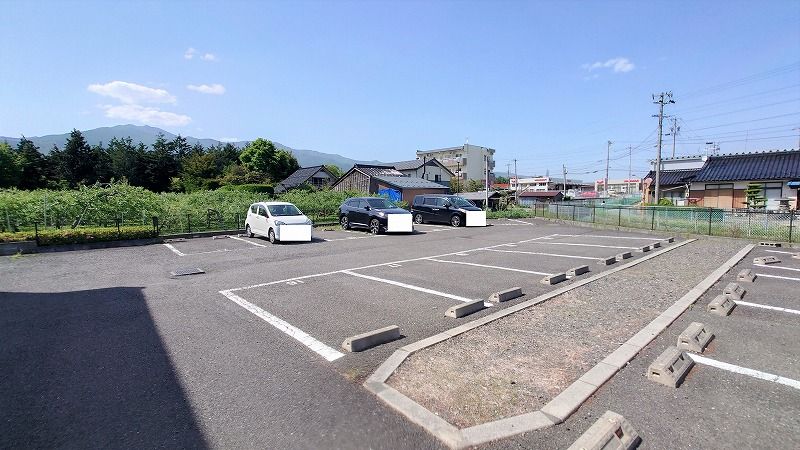 レオパレスＦＵＪＩＴＡＹＡ 駐車場