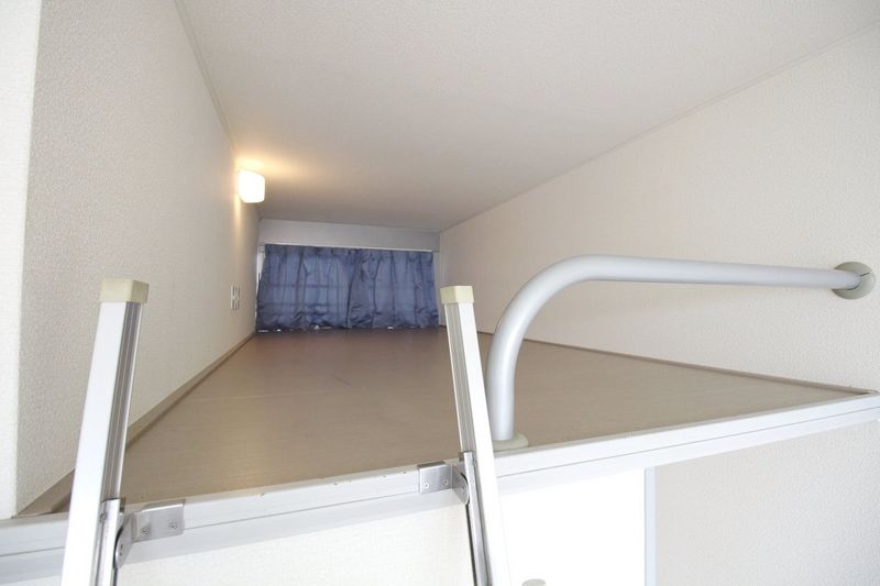 レオパレス住吉四番館 寝室