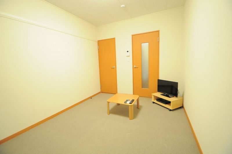 レオパレス立林 居間