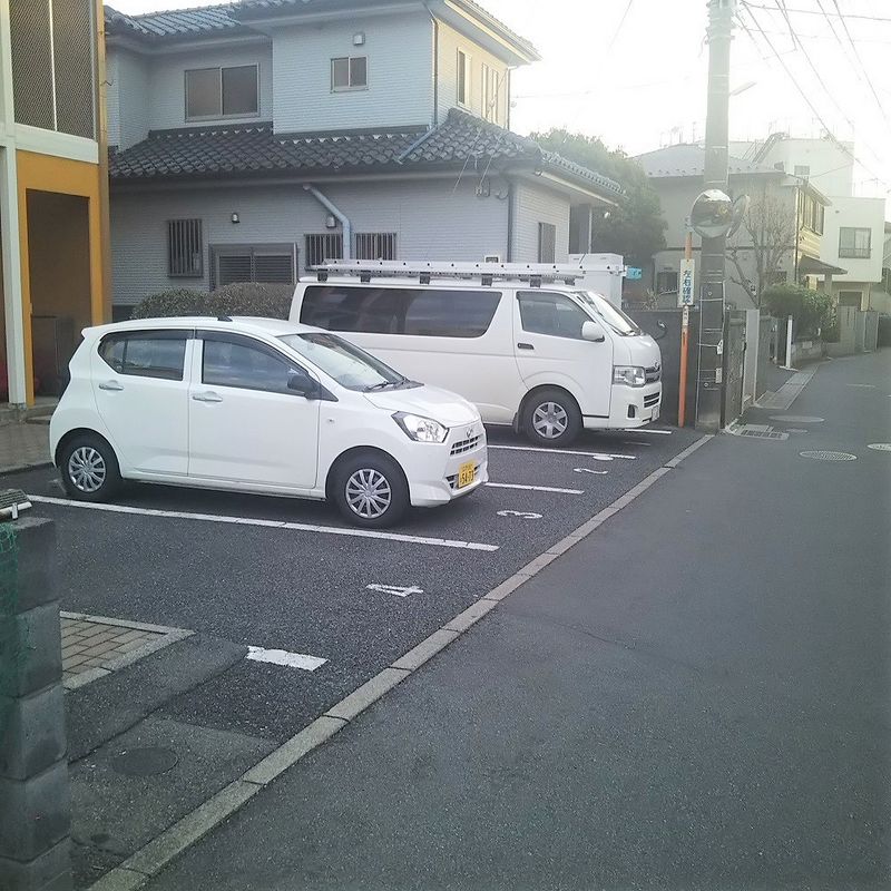 レオパレス西習志野 駐車場