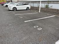 レオパレス暁 駐車場