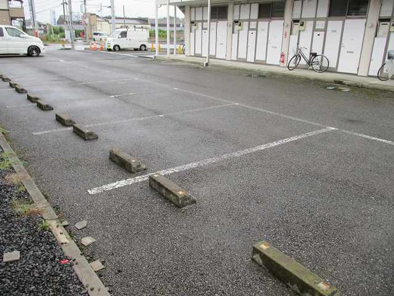 レオパレスソネット 駐車場