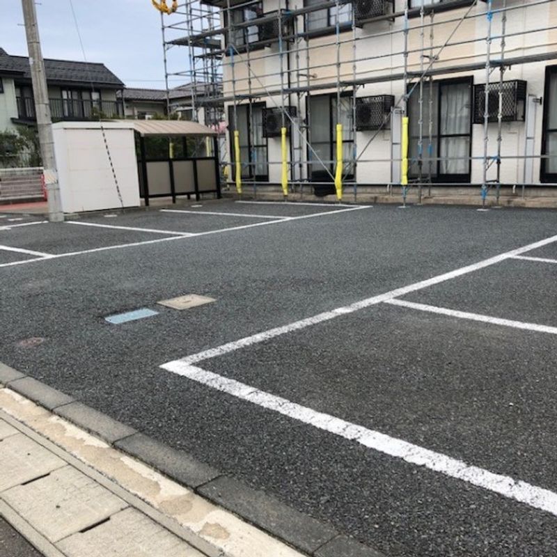 レオパレスサンク 駐車場