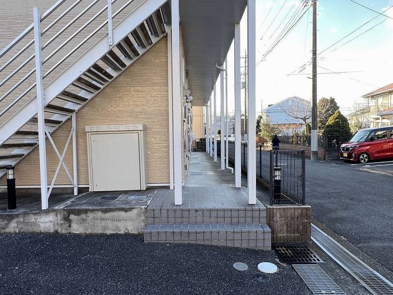 レオパレスサンガーデン高幡 エントランス