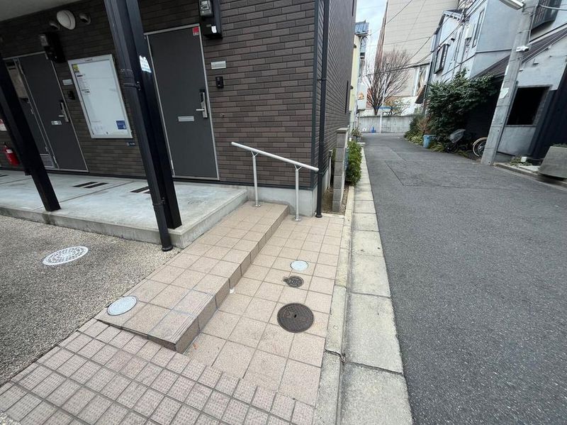 レオネクストＬｏｖｉｎ　Ⅲ エントランス