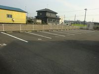レオパレスサニーコートルート８ 駐車場