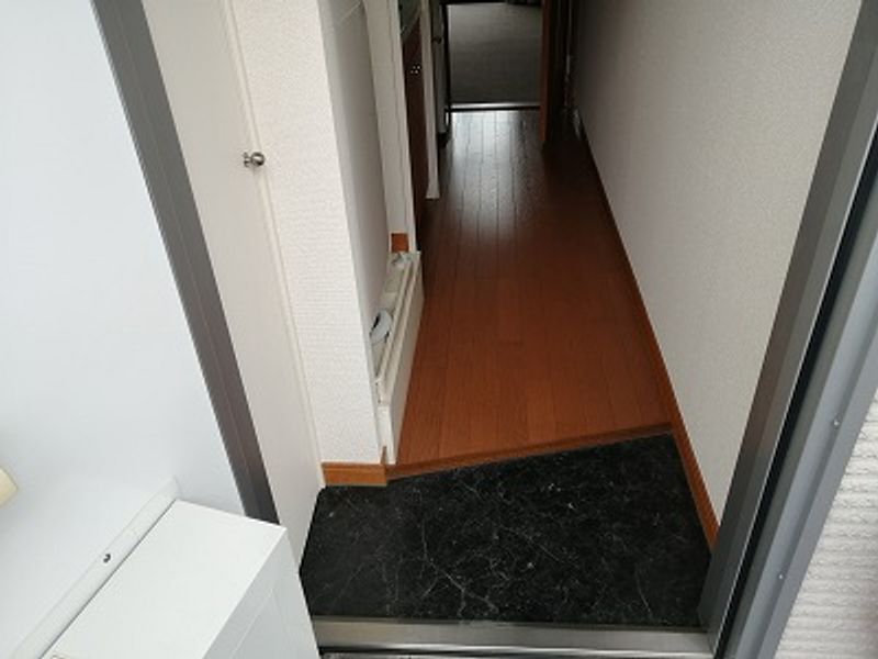 レオパレスジュノス芦屋 玄関