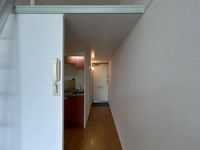 レオパレスブルーム 玄関