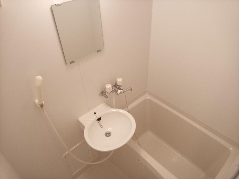 レオパレスメイプル小山 風呂