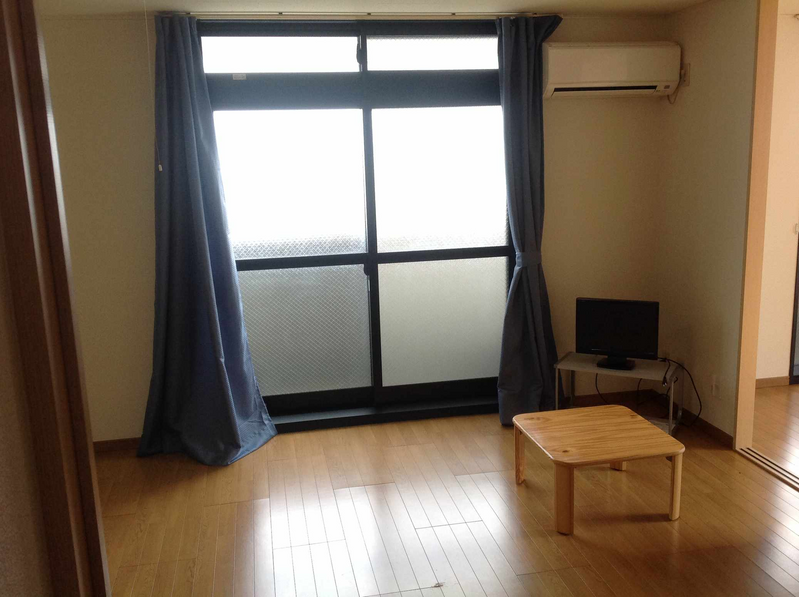 レオパレスはなみずき壱番館 居間