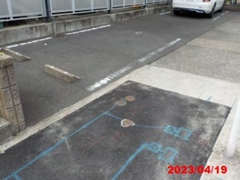 レオパレスストリーム正木 駐車場