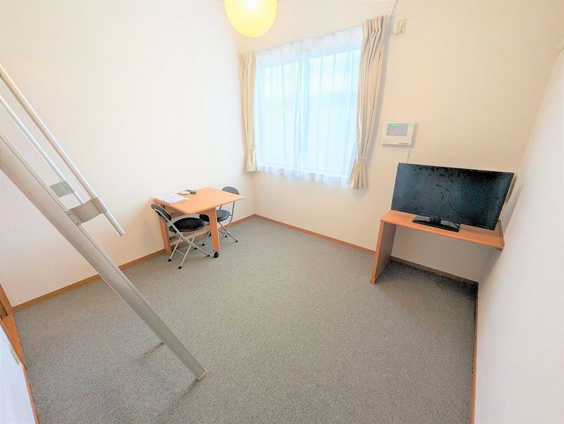 レオパレスアウルⅡ 居間