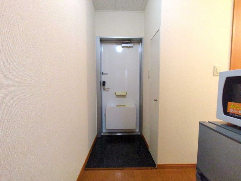 レオパレスくらのまち 玄関