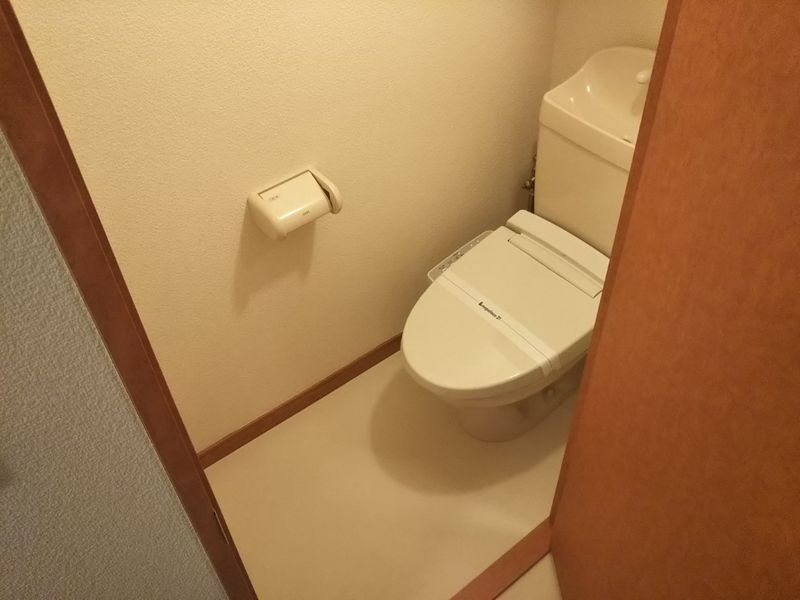 レオパレスラ　トゥール トイレ