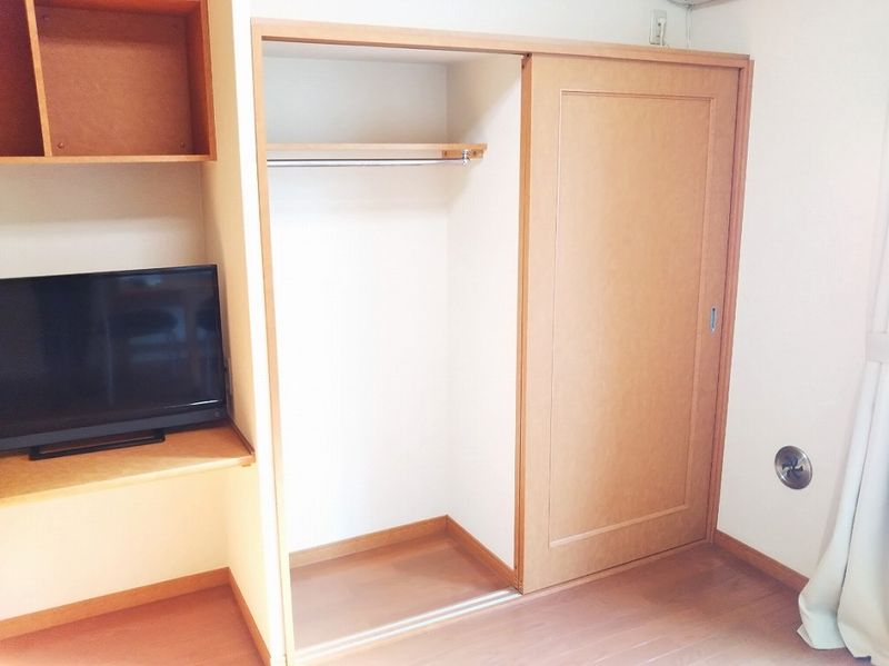 レオパレスシモツマ 収納