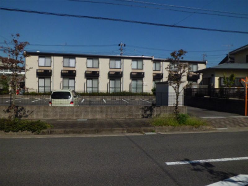 レオパレスＲａｓｓｕｒｅｒ新池 外観