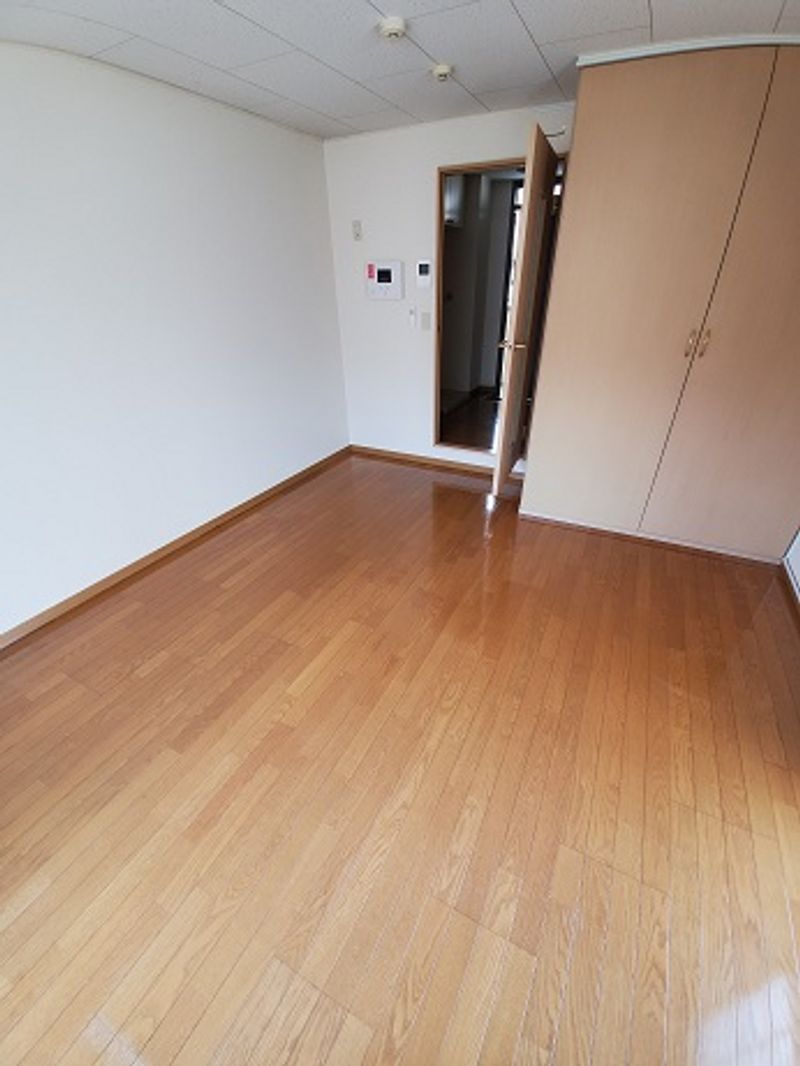 レオパレスフォレスト 居間