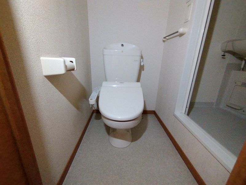 レオパレスエクセル岡本 トイレ
