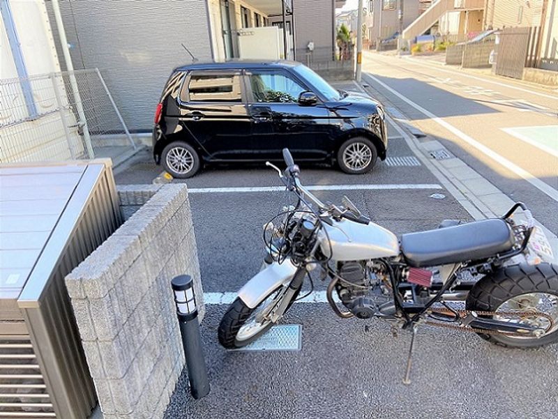 レオパレスルーブルⅡ 駐車場
