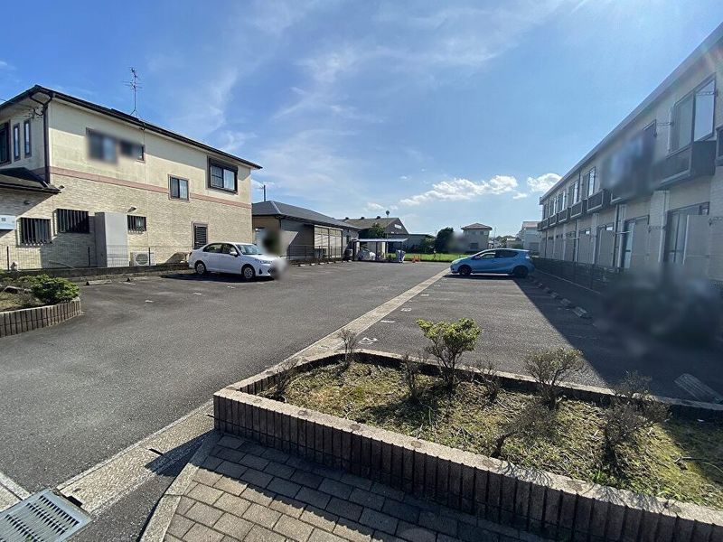 レオパレス住吉ヒルズ 駐車場