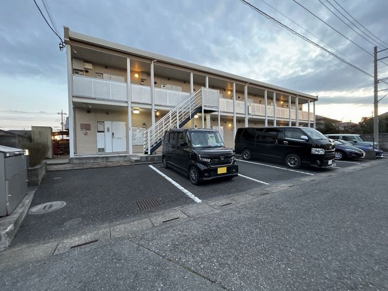 レオパレスブルームＹＫ 駐車場