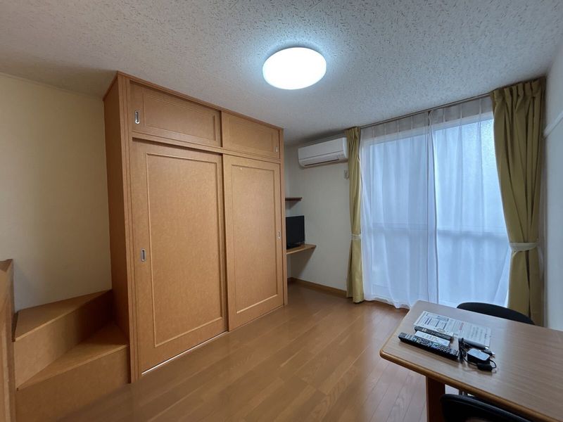 レオパレスコメットＢ 居間