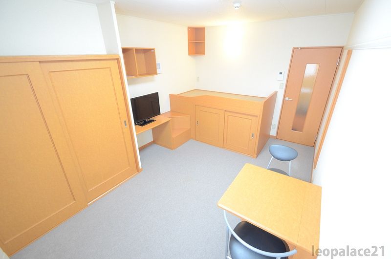 レオパレスワゲン　エド 寝室