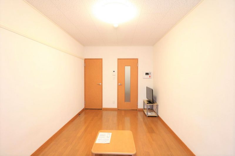 レオパレス清水 居間