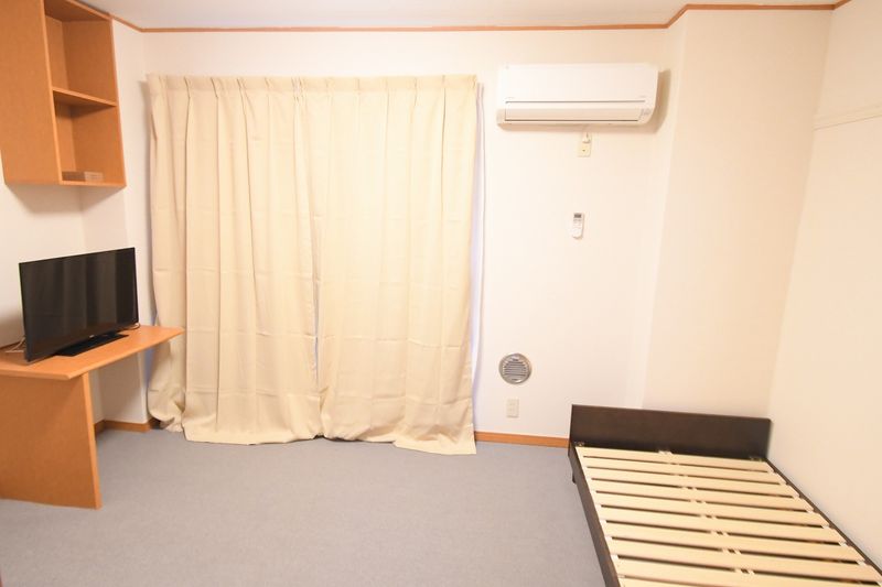 レオパレス池袋ウエスト 居間