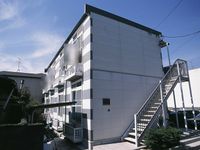 レオパレスセレス小鹿 エントランス