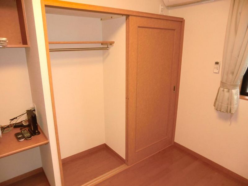 レオパレスＮＩＳＨＩＩＴＡＭＩ 収納