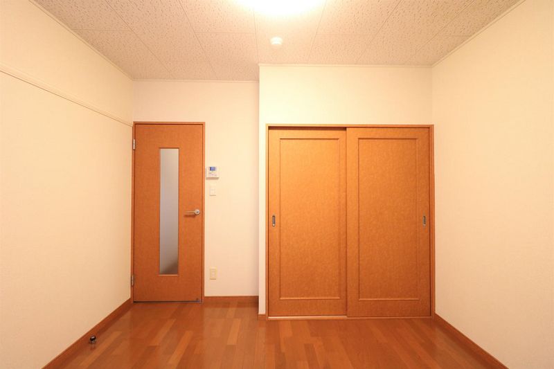 レオパレス清水 居間