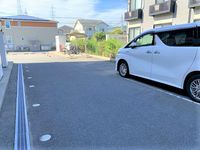 レオパレス中山 駐車場
