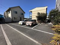 レオパレスら　べるでゅーら 駐車場