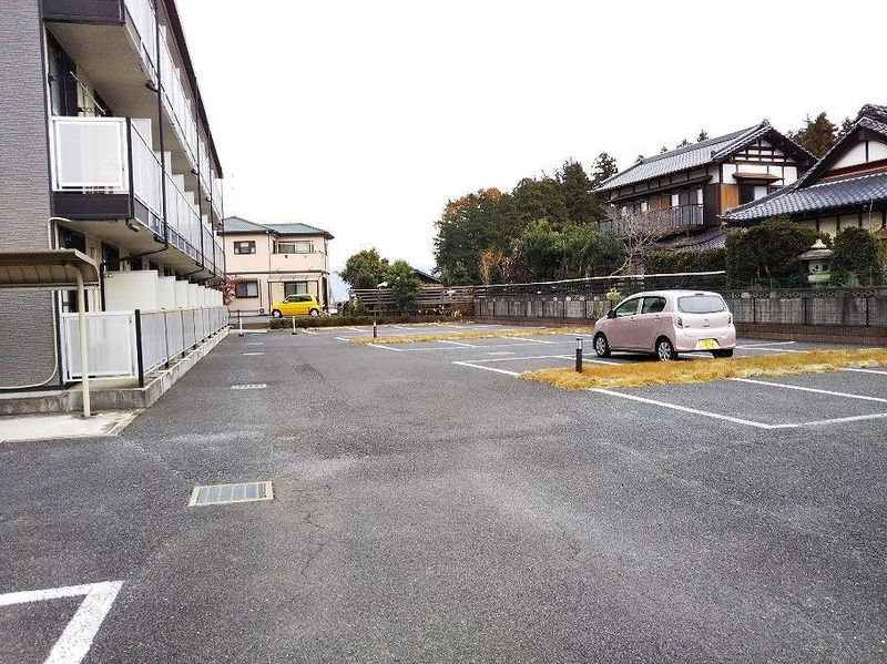 レオパレスアイ　ステイつくば 駐車場