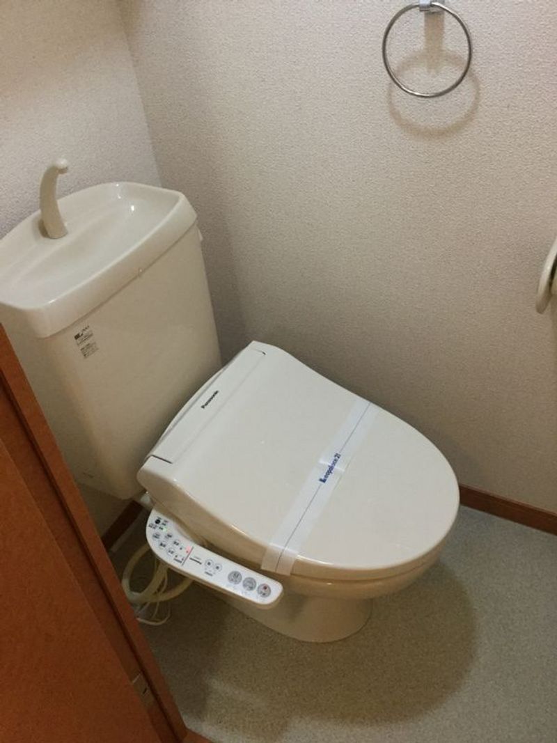 レオパレスドラクマの里 トイレ