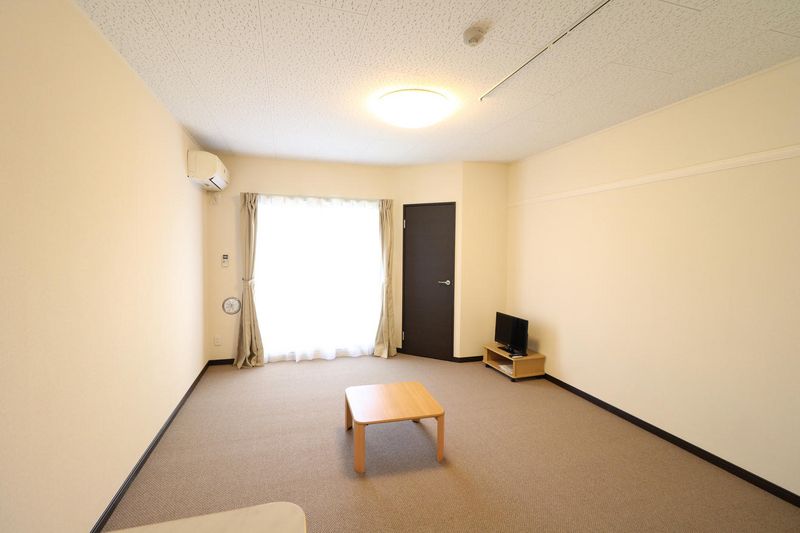 レオネクストイン園部 居間