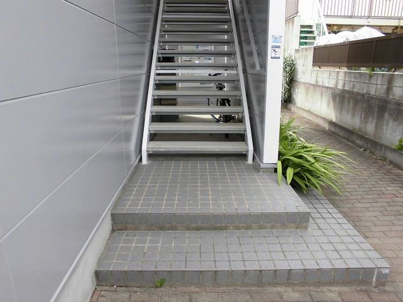 レオパレス新町 エントランス