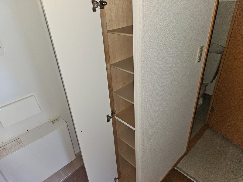 レオパレスタウンコート南矢三Ⅱ 玄関
