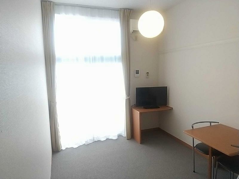 レオパレスメイフラワー 居間